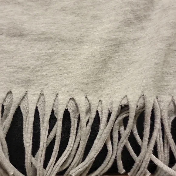 H&M Gray Graphic Short Muscle Tee with Fringes - Picture 5 of 6